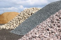 Приобретение щебня, песка, цемента и чернозема в мешках с доставкой в Ростове-на-Дону